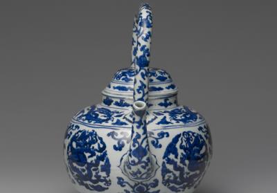 图片[3]-Teapot with decoration of clouds and dragons in underglaze blue, Ming dynasty, Longqing reign (1567-1572)-China Archive